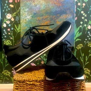 Teva Women’s Highside ‘84 Black Size 10